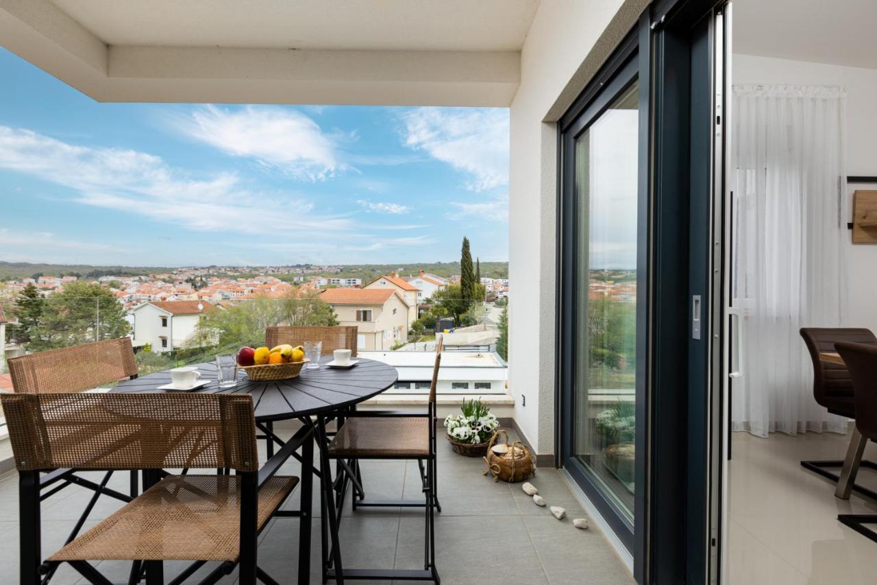 Apartment Muzini Malinska Bagian luar foto