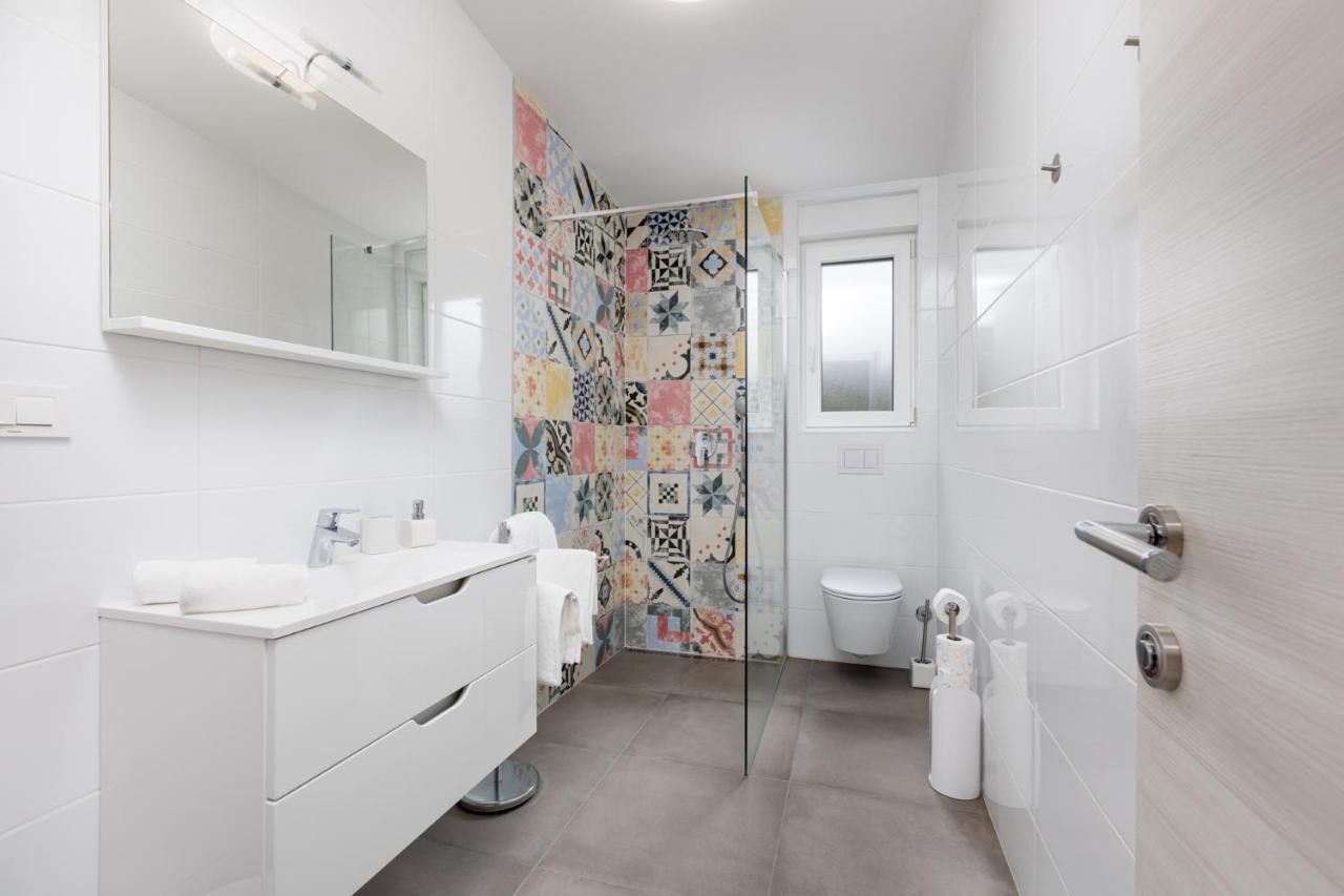 Apartment Muzini Malinska Bagian luar foto