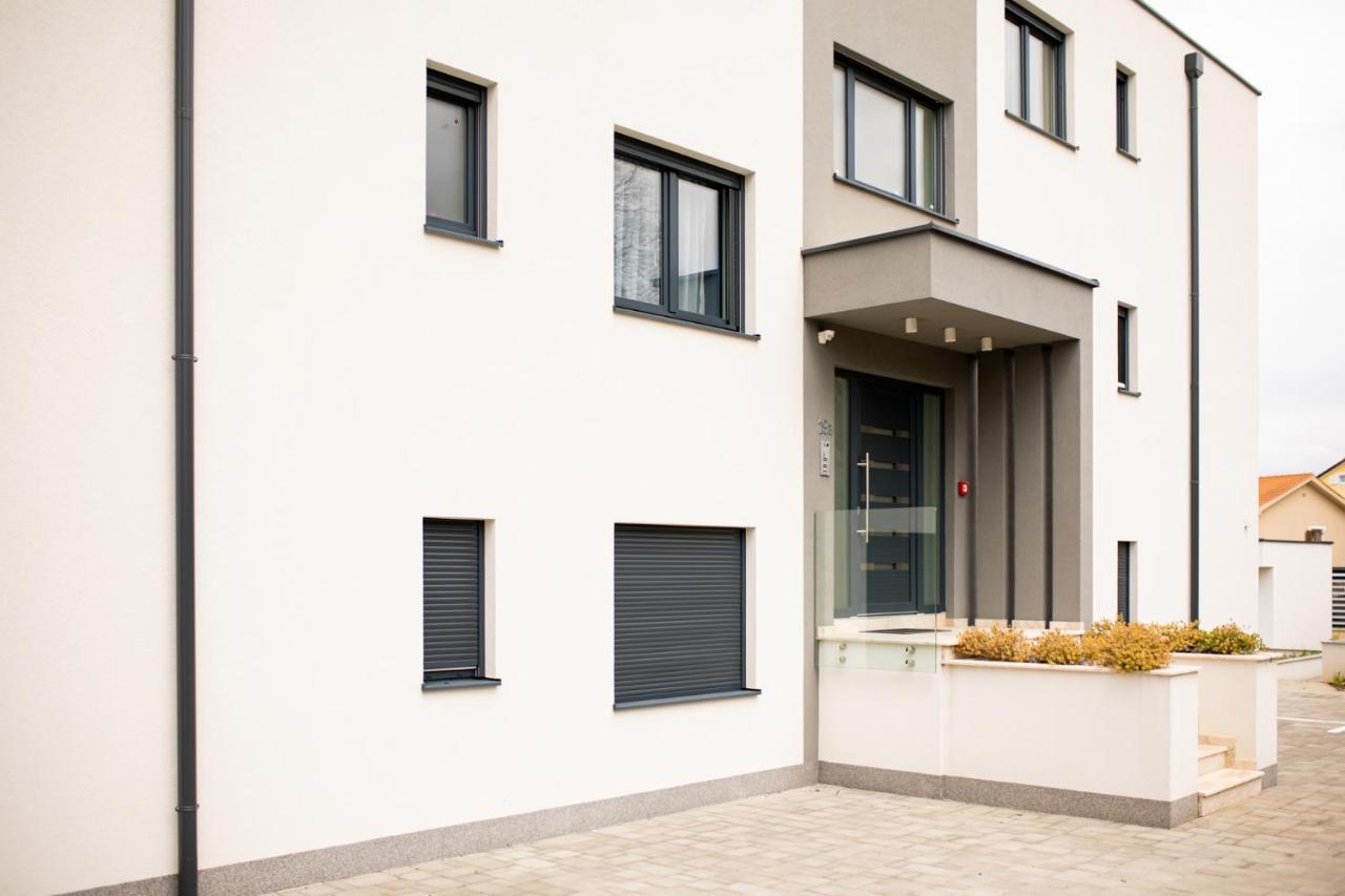 Apartment Muzini Malinska Bagian luar foto