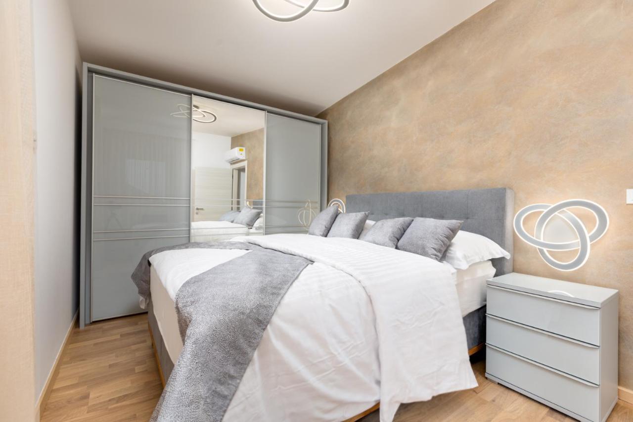 Apartment Muzini Malinska Bagian luar foto