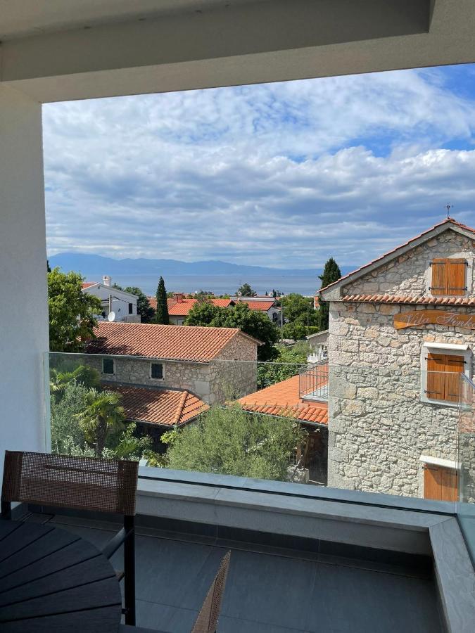 Apartment Muzini Malinska Bagian luar foto